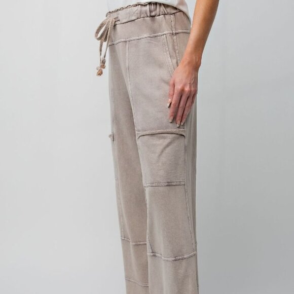 EASEL Select Comfort LUX Premium Mineral Wash Wide Leg Pant Raw Hem Seam Details - Picture 3 of 7